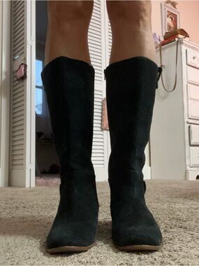 Classic Black Knee-High Women's Boots